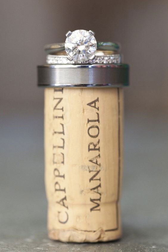 idée porte alliance original pour mariage theme vignoble